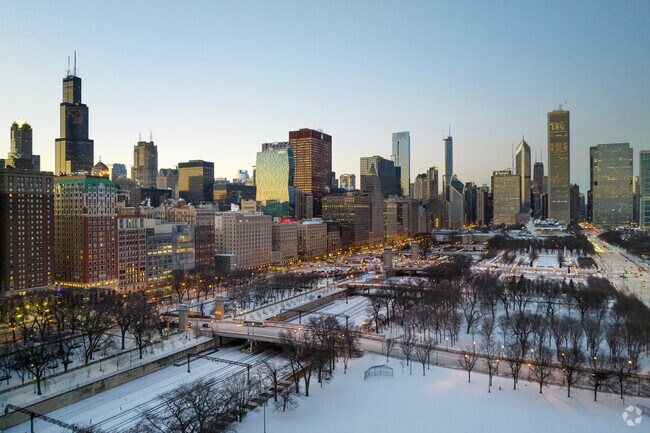 Grant Park provides ample open space and walking areas for Printers Row residents.