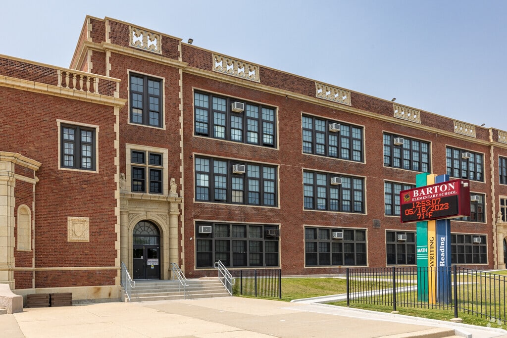 Barton Elementary School
Public Pre-K, Elementary & Middle School
Auburng Gresham, Chicago IL.