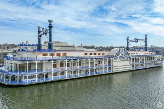 The Grand Victoria Casino near Far West Elgin is a beautiful place to see water views.