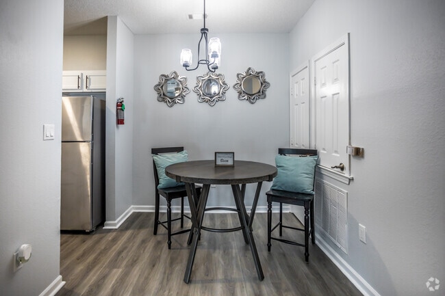 2 BR, 2 BA - 1126SF
