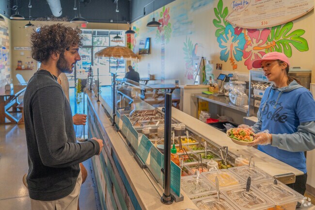 Island Fin Poke serves delicious poke bowls for Live Oak Preserve residents.