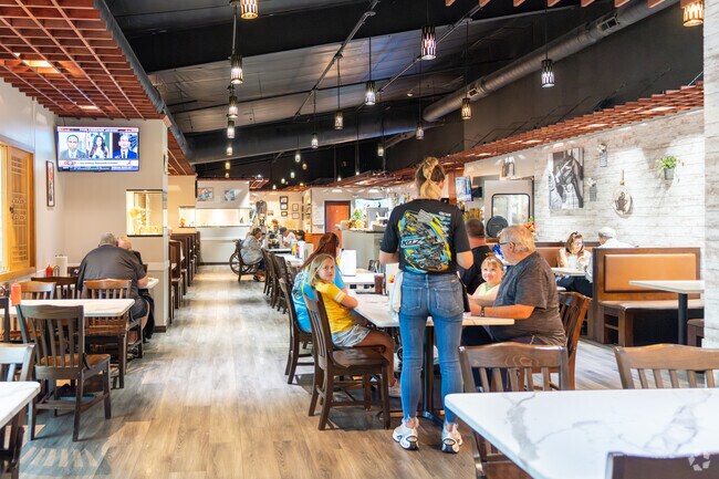 Families in Hominy Branch love to eat at Big Mamma's Cafe.