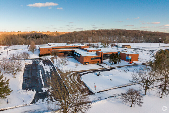 Oswego Middle School in Oswego has 23% of students that are at least proficient in math (2024).