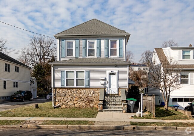 Houses in Pelham are mostly traditional stone and vinyl homes.