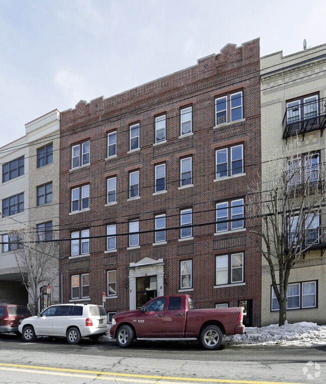 372 Anderson Ave, Cliffside Park, NJ 07010 - photo 5