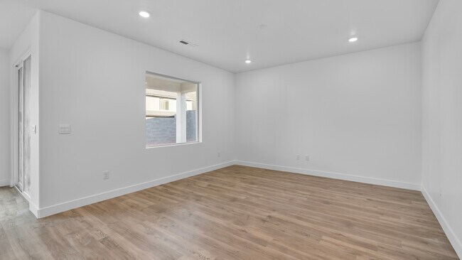 1904 S Cyclone Dr, Washington, UT 84780 - photo 6