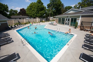 204 E Pointe Ln, East Lansing, MI 48823