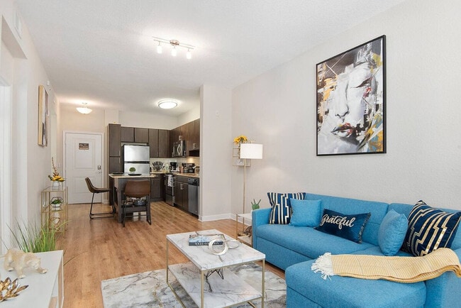 4504 W Spruce St unit ID1051229P, Tampa, FL 33607 - photo 2