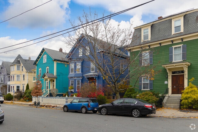 Salem Common homes  offer convient access to shared spaces for community gatherings.