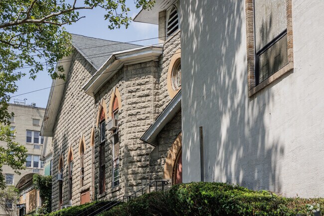 Calvary Christian School has 3 full-time and 4 part-time teachers.