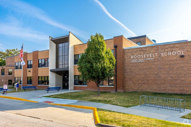 Many small children attend Roosevelt Elementary School in The West End, IA.
