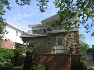 411 W Park Ave Unit Upper, Long Beach, NY 11561