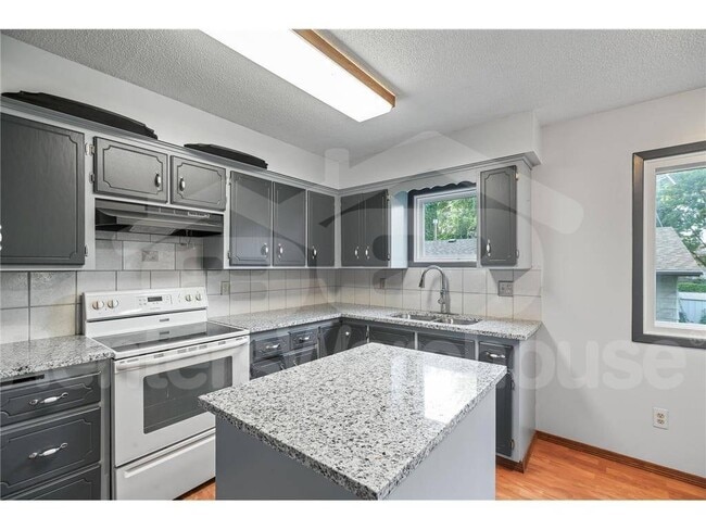 1360 Adams St S, Cambridge, MN 55008 - photo 3