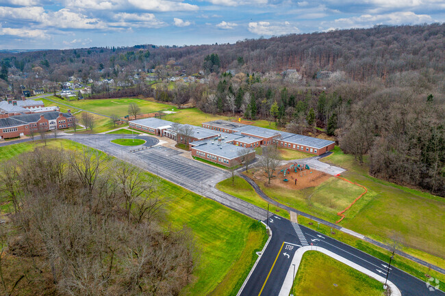 The school has 400 students in grades K-3 with a student-teacher ratio of 13 to 1.