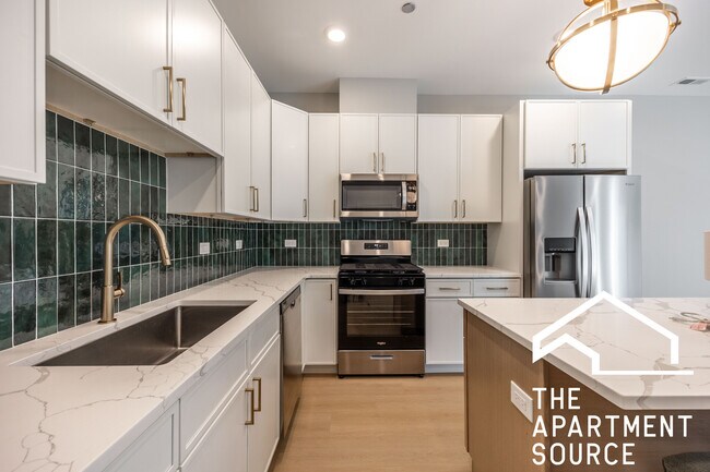 4104 N Sheridan Rd unit 402, Chicago, IL 60613 - photo 2