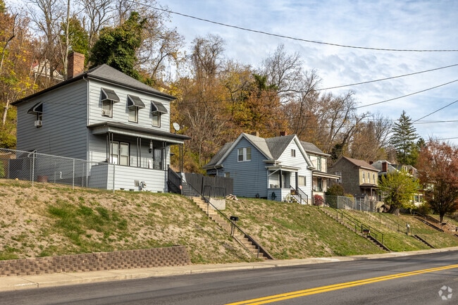 Rows of eclectic homes line the streets of Fulton-Glenwood.