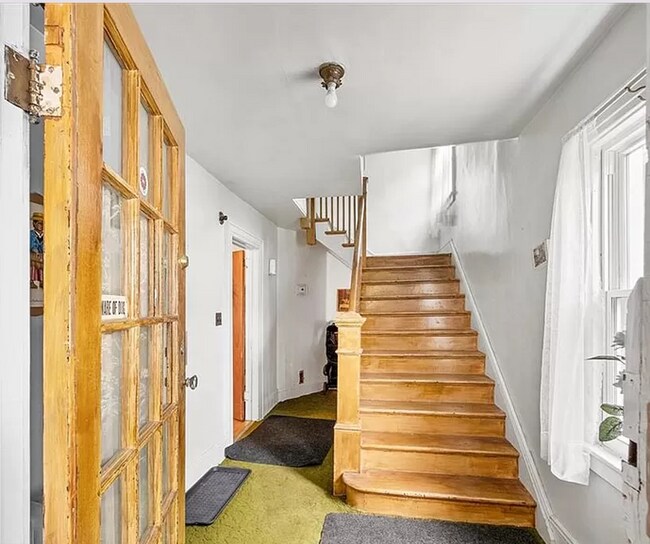 23 Orchard St unit Apartment 1, Mount Vernon, NY 10552 - photo 2