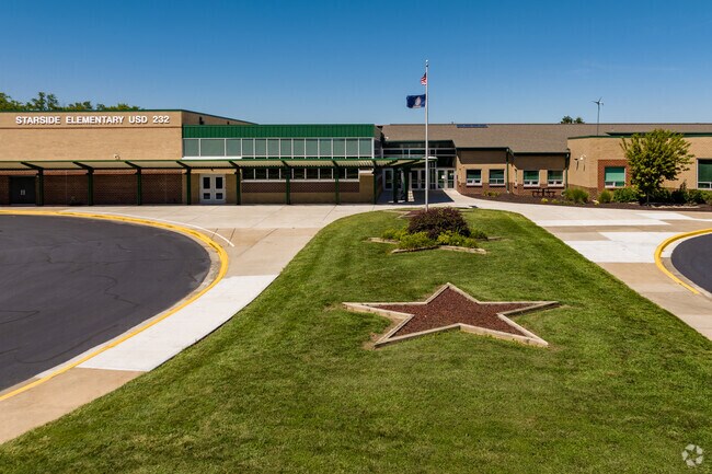 Starside Elementary School serves students K-5th grade.