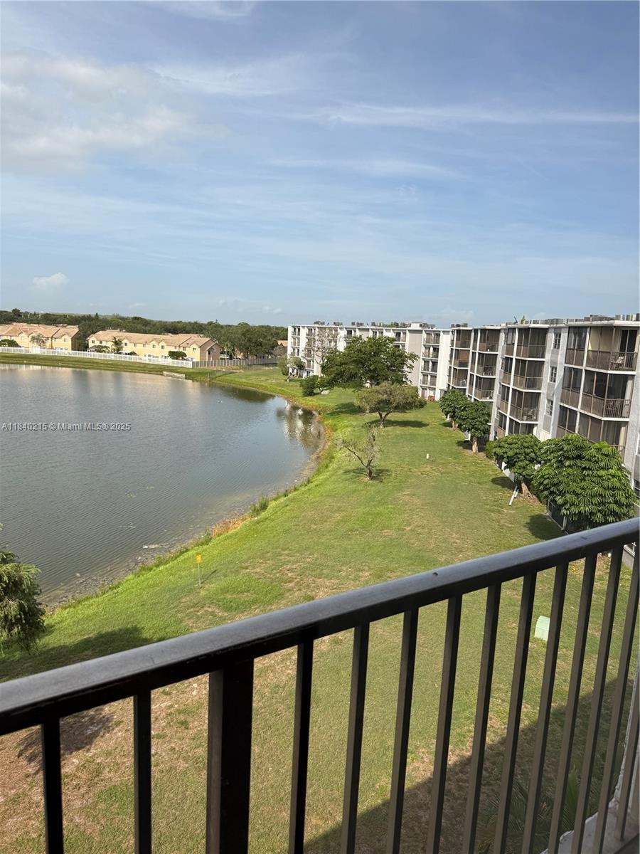 8600 N Sherman Cir, Miramar, FL 33025 - photo 1