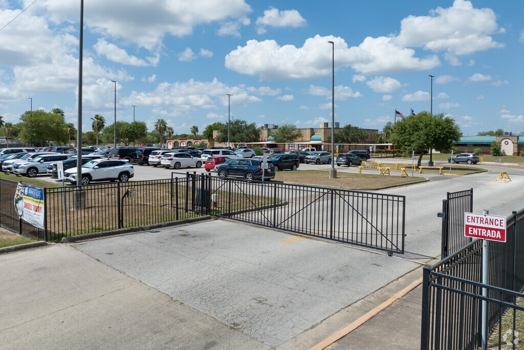 Benavides Elementary School, Rankings & Reviews