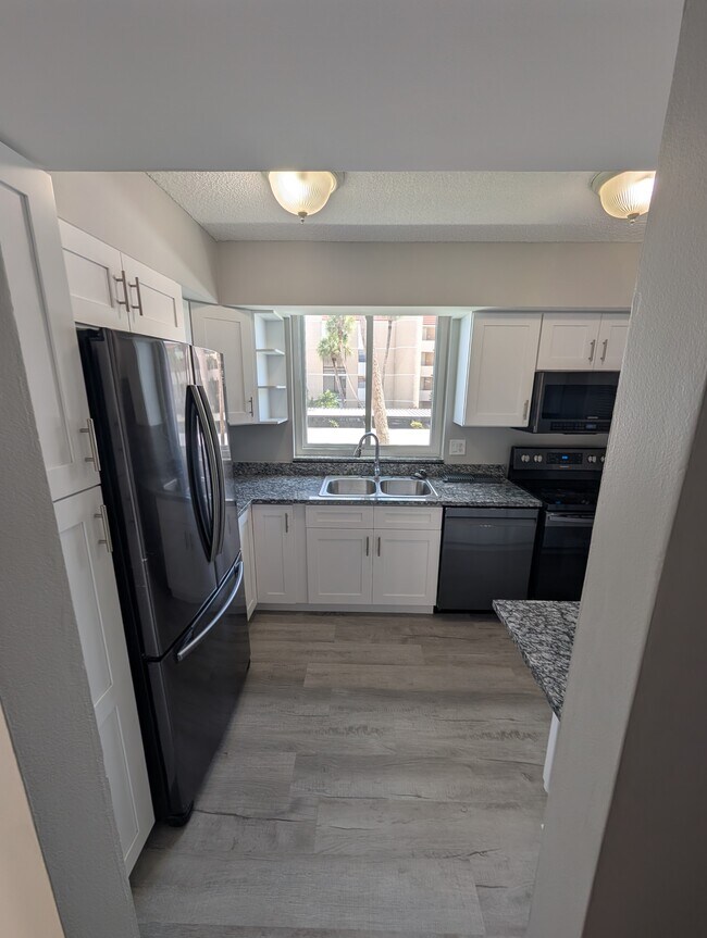 3462 NE Causeway Blvd Unit 204, Jensen Beach, FL 34957