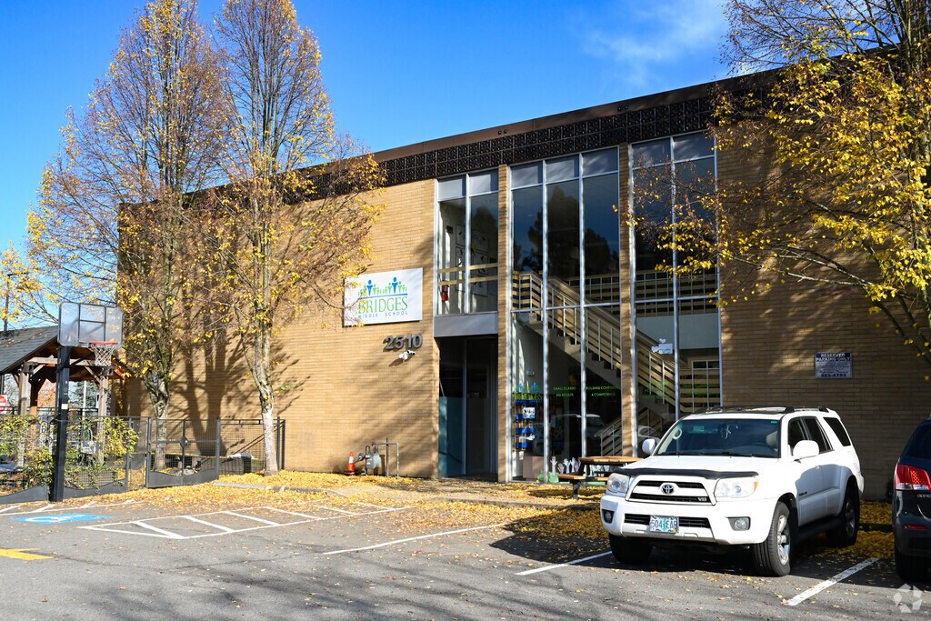 Bridges Middle School provides education in the neighborhood of 
South Portland.