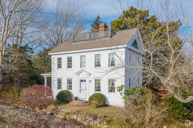 Traditional New England‑style homes appear across South Chatham.