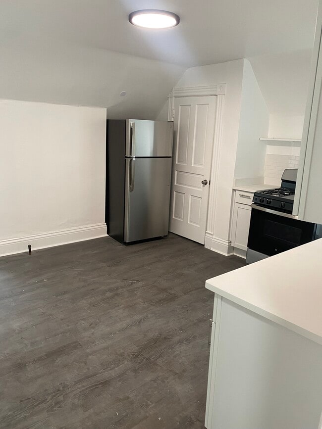 753 S Millvale Ave unit 3, Pittsburgh, PA 15213 - photo 5