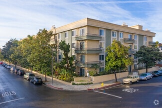 467 Arnaz Dr, Los Angeles, CA 90048