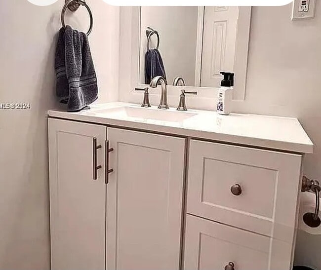 5759 SW 61st St, Miami, FL 33143 - photo 3