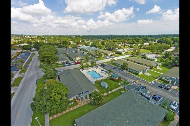 Waterford Villas - 6890- 6857 SW 5th St Margate, FL 33068, Margate, FL 33068 - photo 4