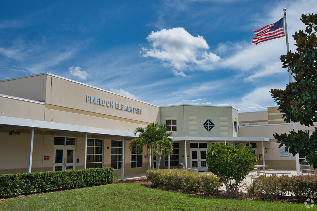 Pineloch Elementary School, Rankings & Reviews - Homes.com