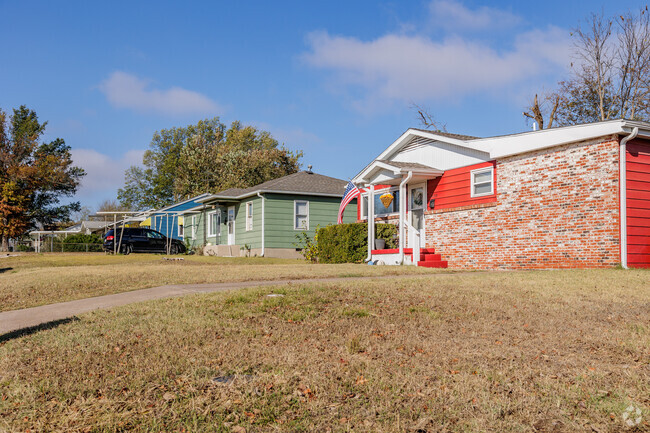 The colorful variety of homes in Hatten adds curb appeal.