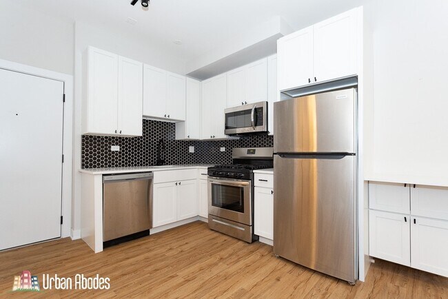 651 W Wrightwood Ave unit A03C, Chicago, IL 60614 - photo 2
