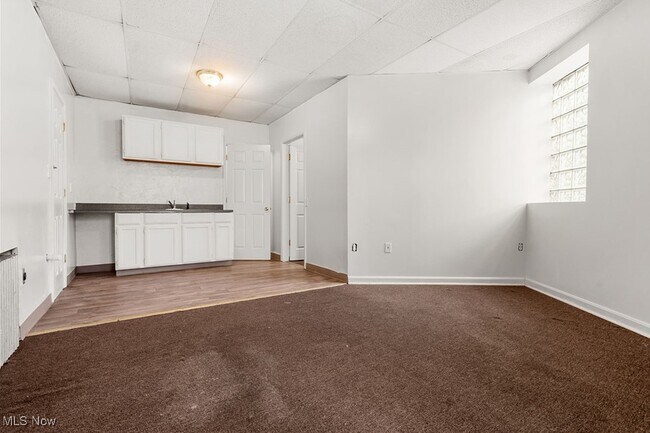 15300 Waterloo Rd unit 1, Cleveland, OH 44110 - photo 4