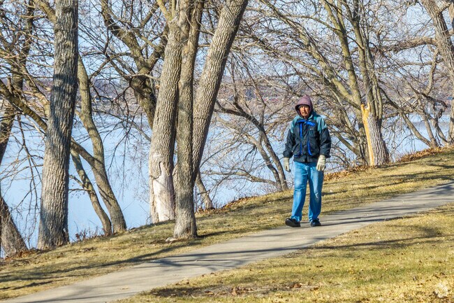 Lakeside trails can be found along the entire north side of Storm Lake.