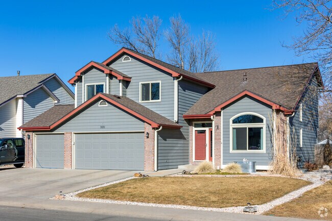 Single family homes in the Dakota Ridge neighborhood range from $520,000 to $885,000.