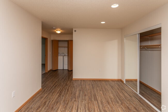 2BR, 2BA - 1,010 – 1,200SF