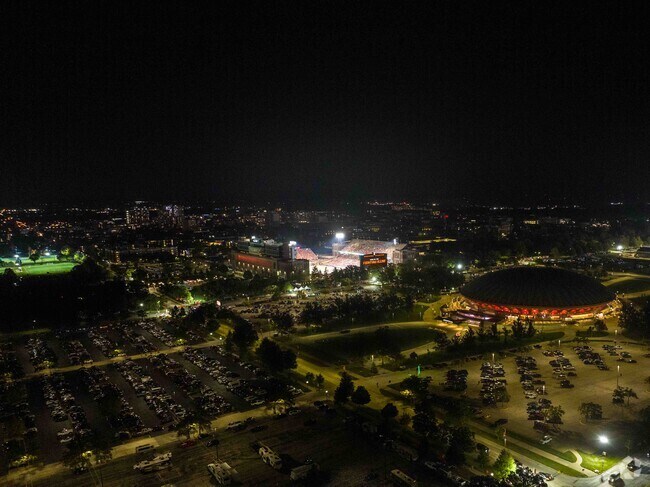 The Clark area is located near the beautiful U of I campus.