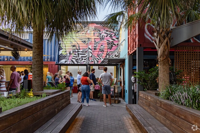 Jackson Park residents frequent the Starland Yard for a variety of local restaurants.