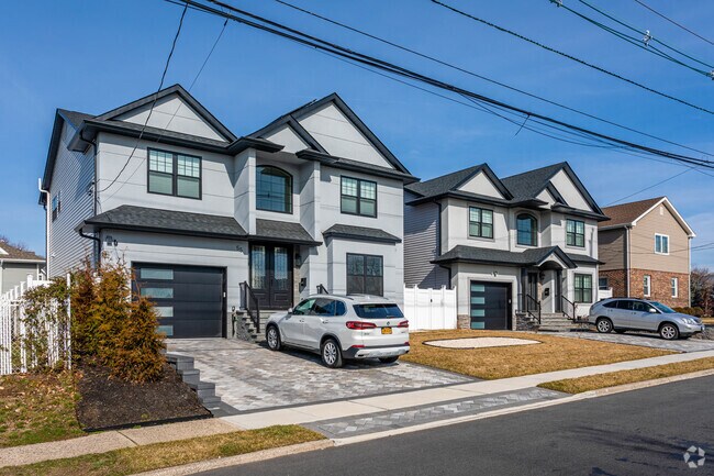 Discover your dream abode among the new homes in Wallington, New Jersey.