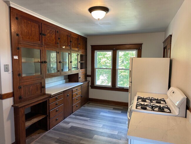 Kitchen Built-Ins