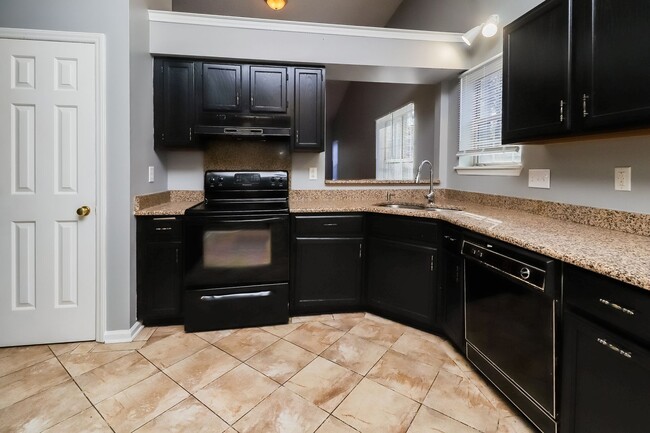 3606 Briarthorne Dr, Charlotte, NC 28269 - photo 6