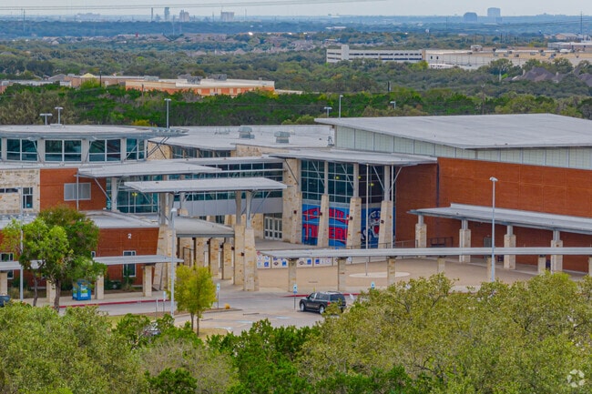 The current student enrollment of David Hill Middle School  is 1033.