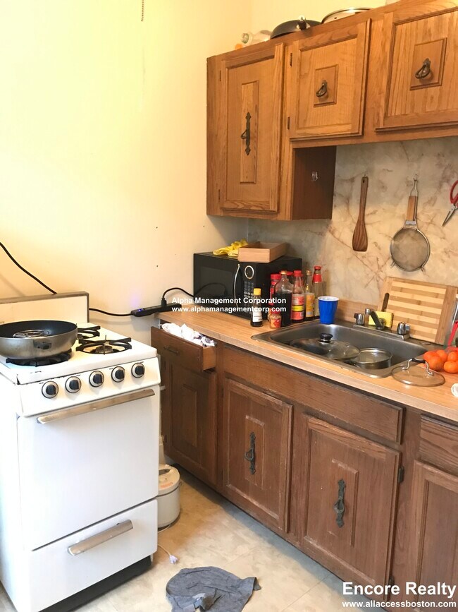 349 Pleasant St unit A1-17, Malden, MA 02148 - photo 6