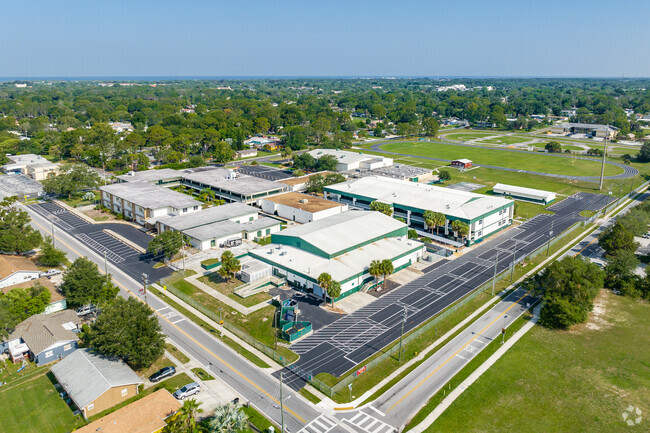 Gulf Middle school has many housing options with in walking distance in Downtown New Port Richey
