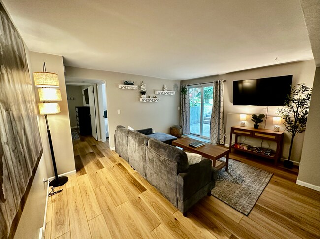 5801 Williamsburg Way unit 5803, Fitchburg, WI 53719 - photo 6