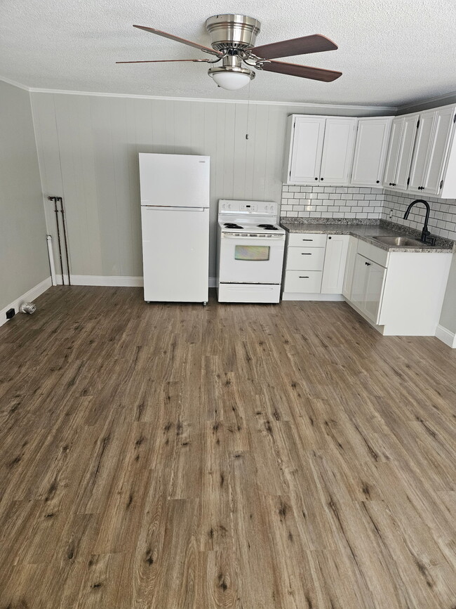 414 Front St Unit 1, Winchendon, MA 01475