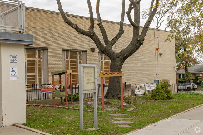 Clearview Gardens School has a student-teacher ratio of 12 to 1.