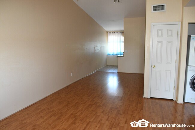 3301 E Earll Dr unit 209, Phoenix, AZ 85018 - photo 3